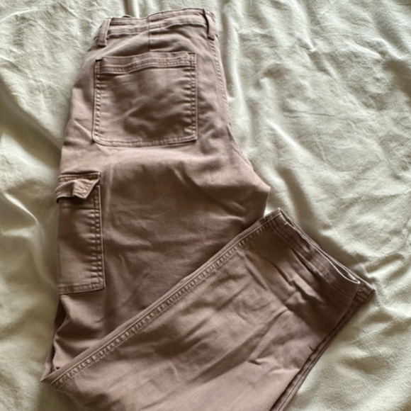 Universal Thread boyfriend cargos - Picture 1 of 4
